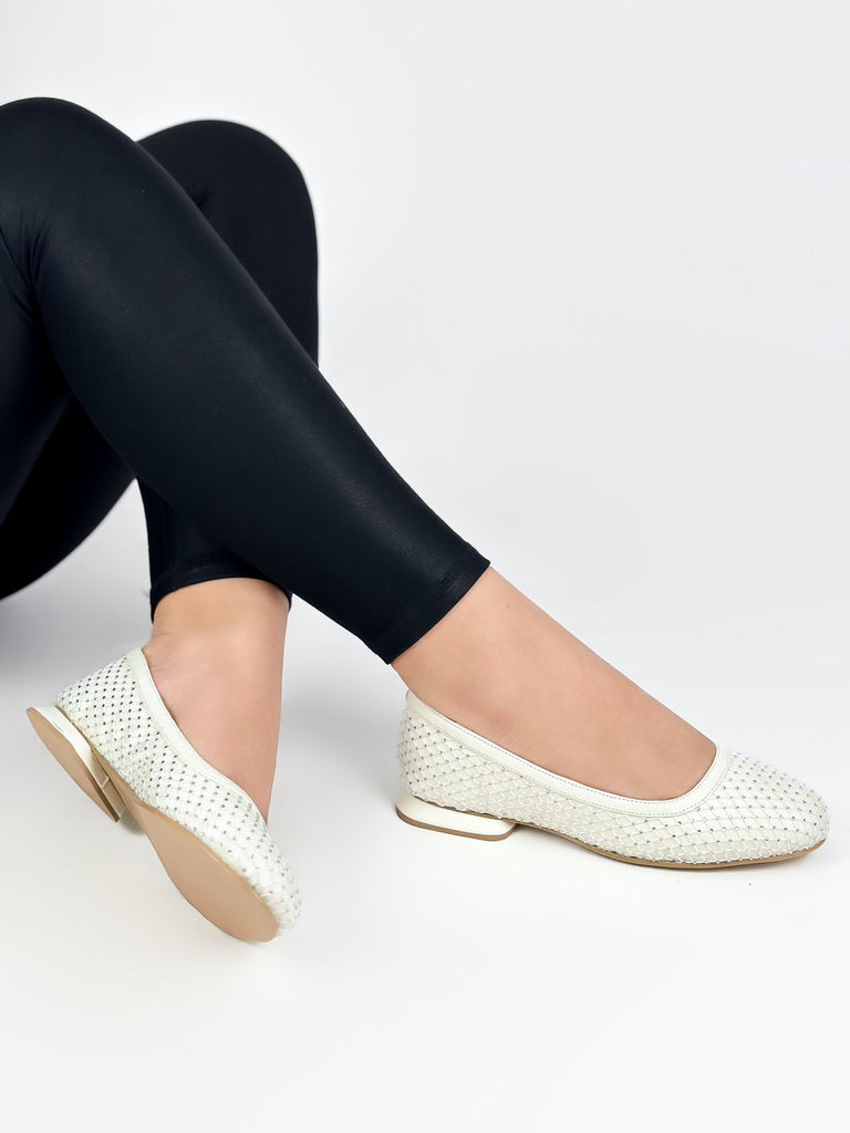 ANIELA- COLOR TALCO x MALLA BLANCA -BALETA-CALZADO CACHATINA